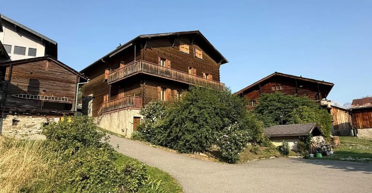 2 Wohngebäude - Ideales Projekt für Investoren/Entwickler - Foto 4 von 9
