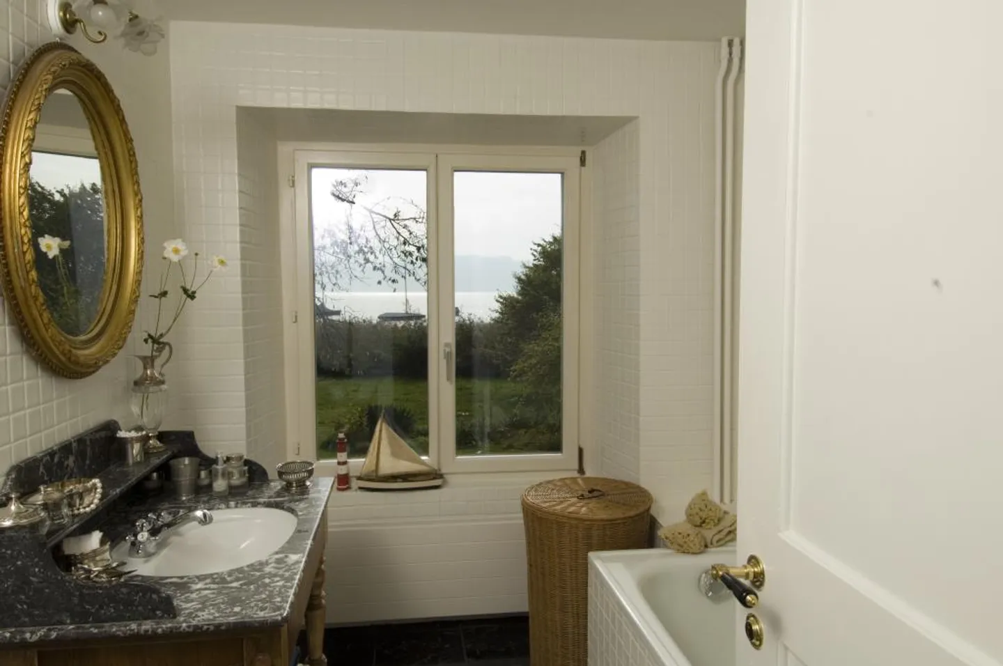 SUCCESSFULLY RENTED: Zurich Lake House with Private Park and Lake Access - Photo 7 of 12
