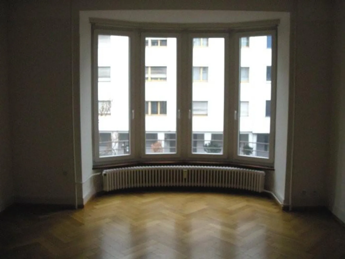 Appartamento attraente di 2,5 stanze in una posizione centrale - Foto 3 di 5