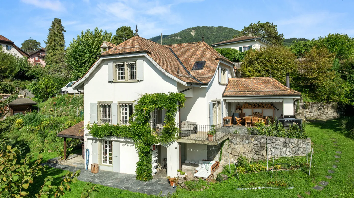 Schönes und geräumiges Familienhaus mit Aussicht - Foto 1 von 22