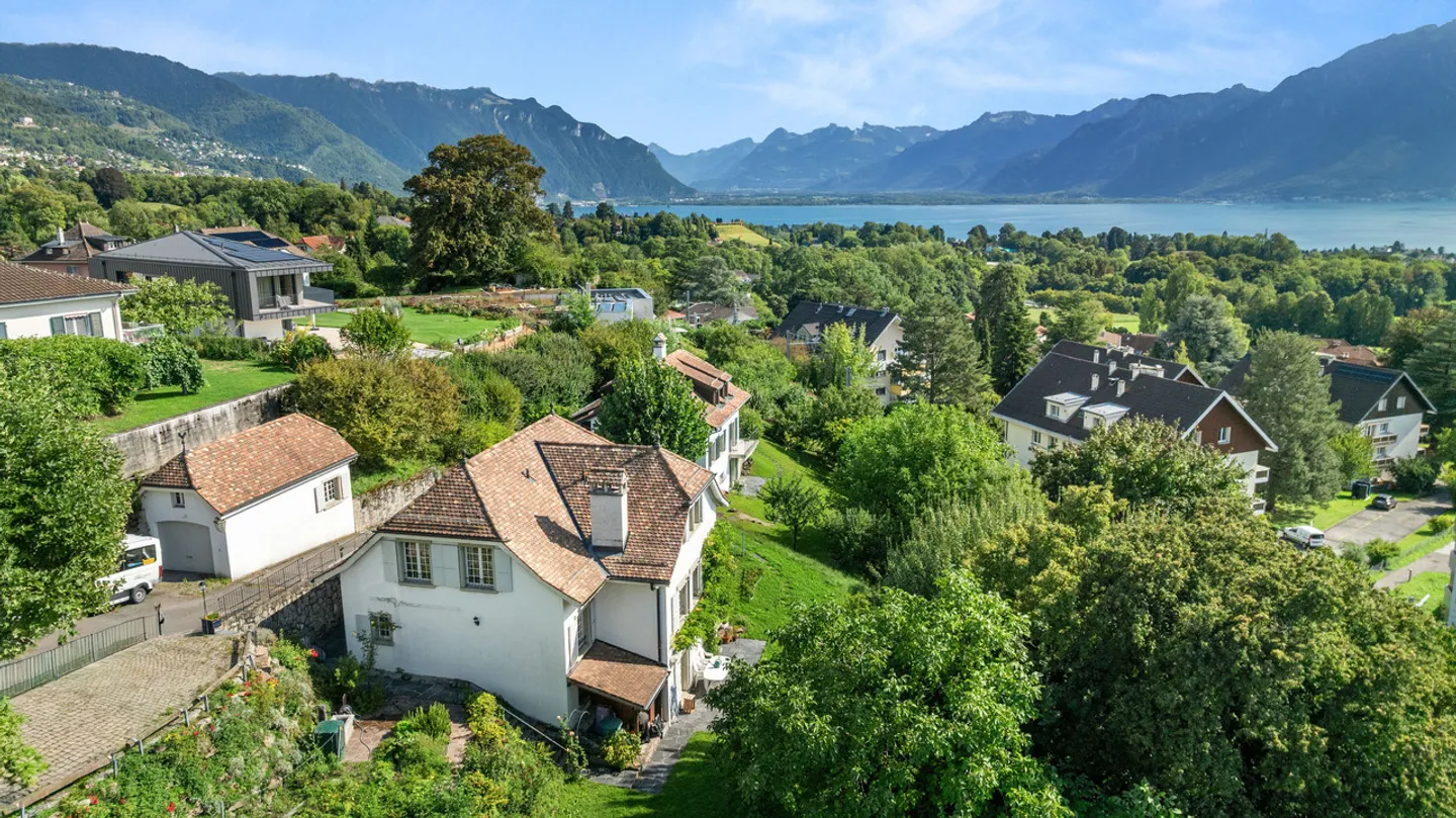 Schönes und geräumiges Familienhaus mit Aussicht - Foto 2 von 22