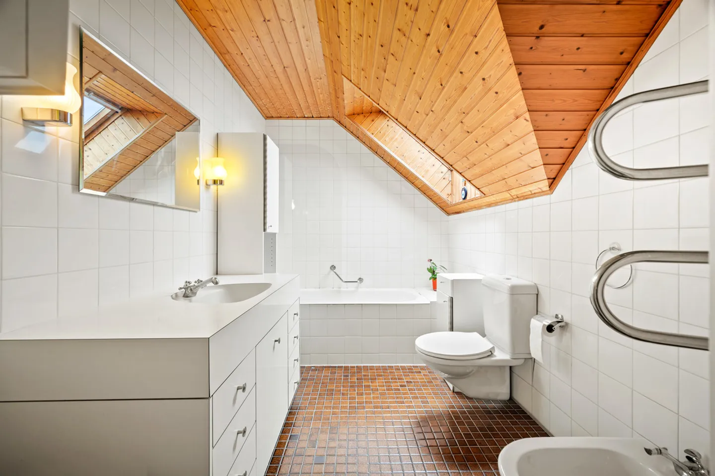 Schönes und geräumiges Familienhaus mit Aussicht - Foto 15 von 22