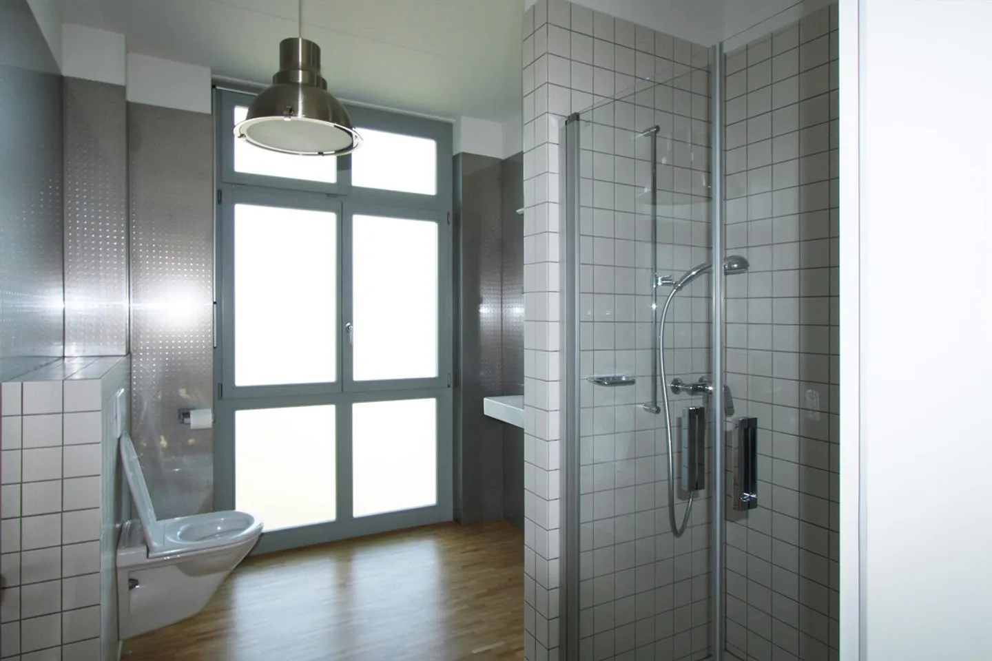 First rental of large 4-room apartment in Seon - Photo 7 of 9