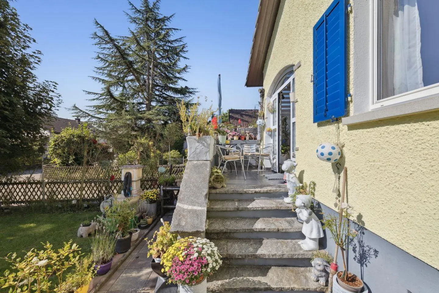 Oasi multigenerazionale con giardino da sogno e spazio per idee - Foto 2 di 7