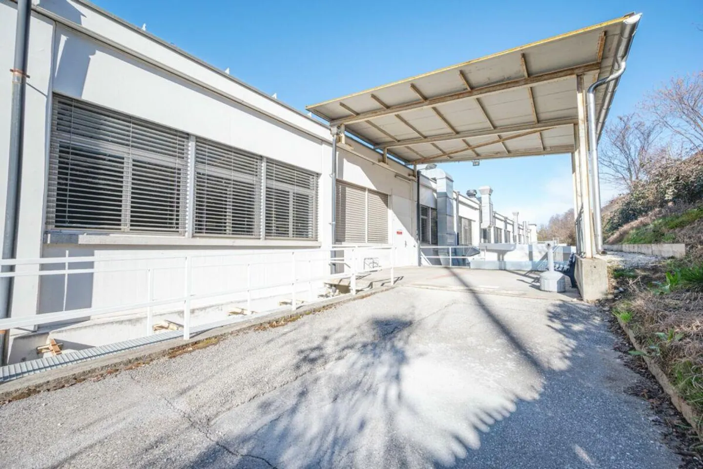 Ampio Spazio Commerciale a Mendrisio - Foto 3 di 19