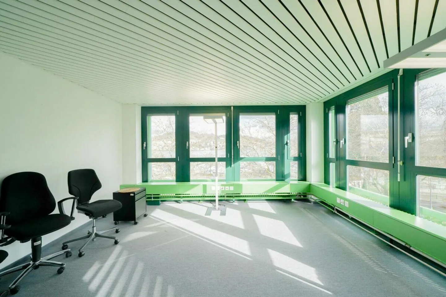 Bureau / Espace de pratique spacieux dans le meilleur environnement de travail - Photo 5 sur 7