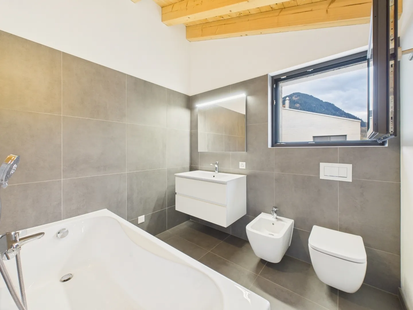 Villa élégante de nouvelle construction à Airolo au design moderne et luxueux - Photo 10 sur 13