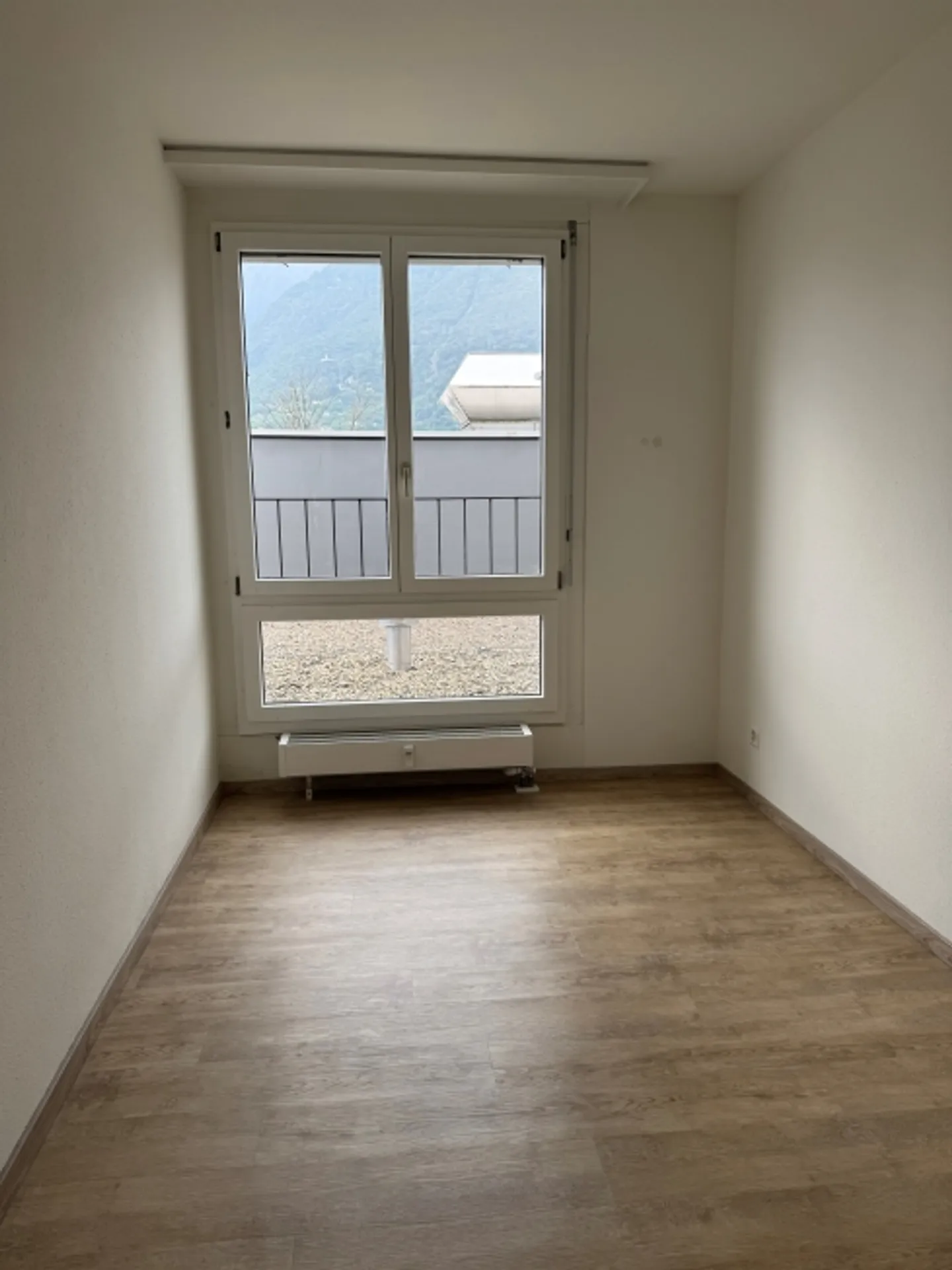 Comfortable and well-connected apartment - Photo 4 of 7