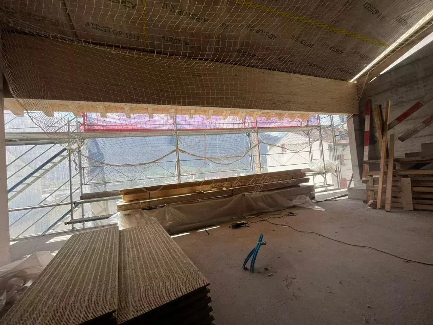 Rare - Magnificent Penthouse with 98 m2, Cathedral Living Room + Terrace - Photo 5 of 13