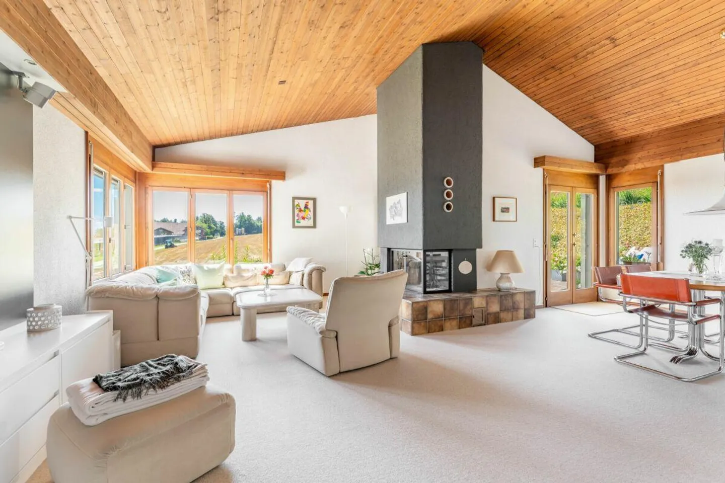 Wonderful location: Stylish 5.5-room single-family house (for sale by bidding process) - Photo 5 of 15