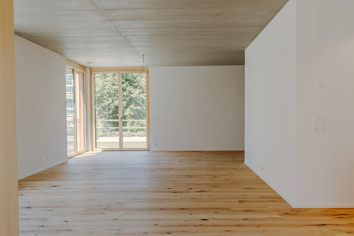 Appartement spacieux avec jardin - Photo 3 sur 10