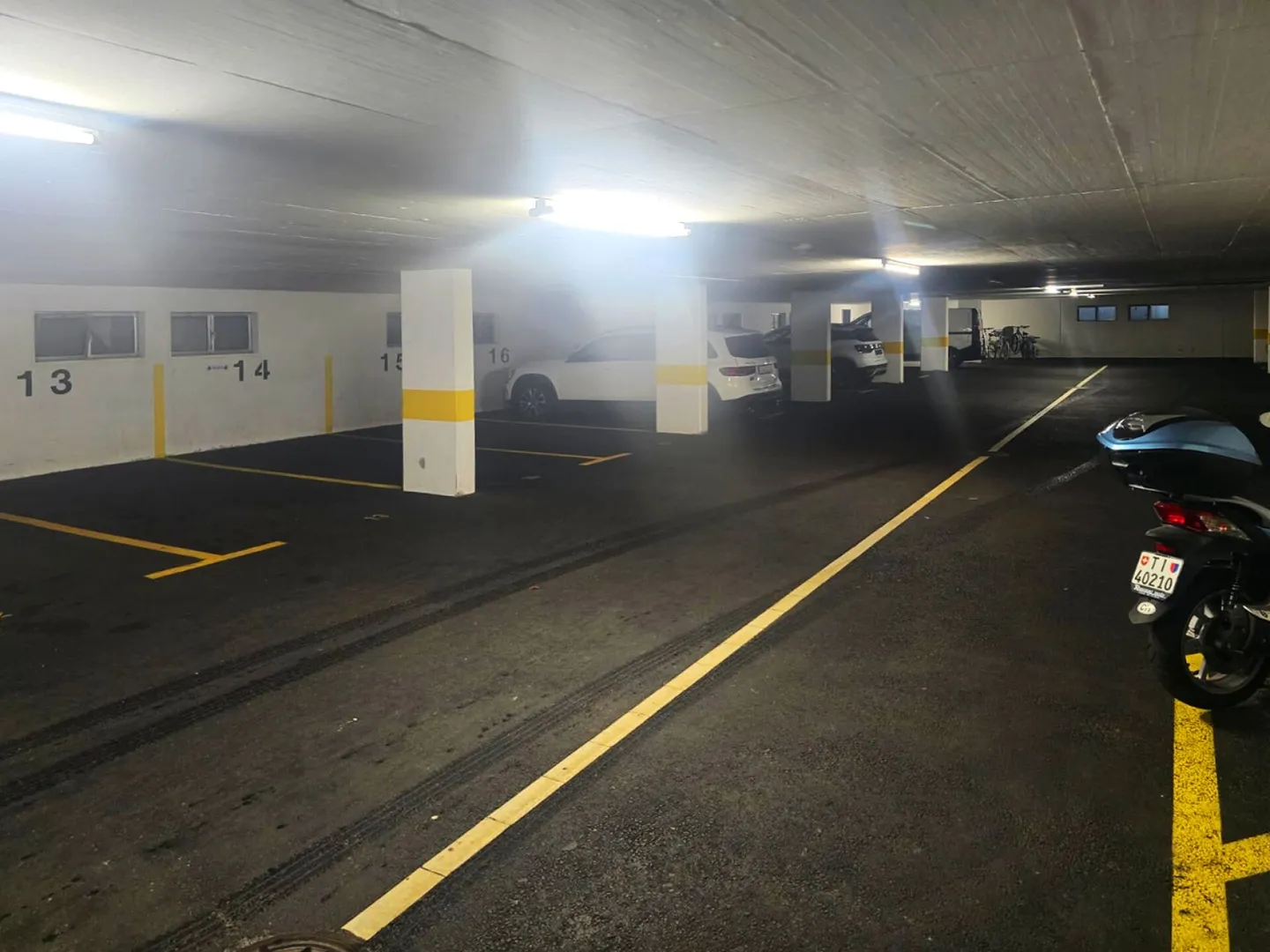 Posti auto in autorimessa in affitto ad Ascona! - Foto 2 di 3