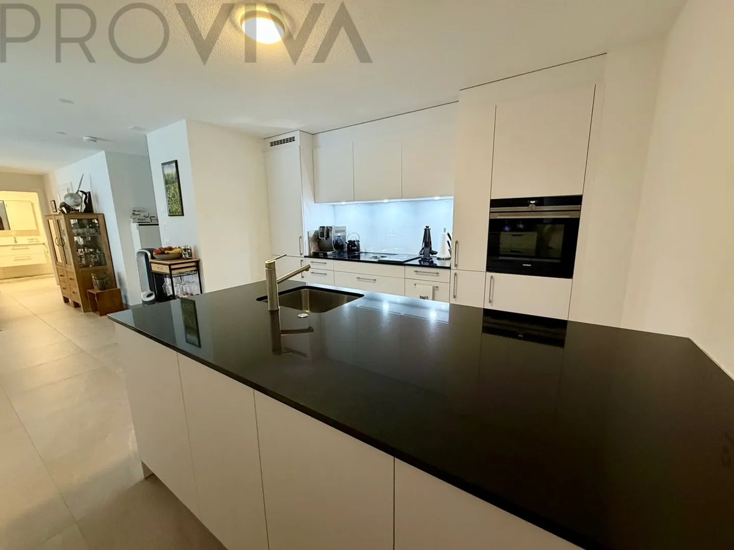 Hell, modern, grosse Terrasse und optimaler Sonnenschein - Foto 6 von 7