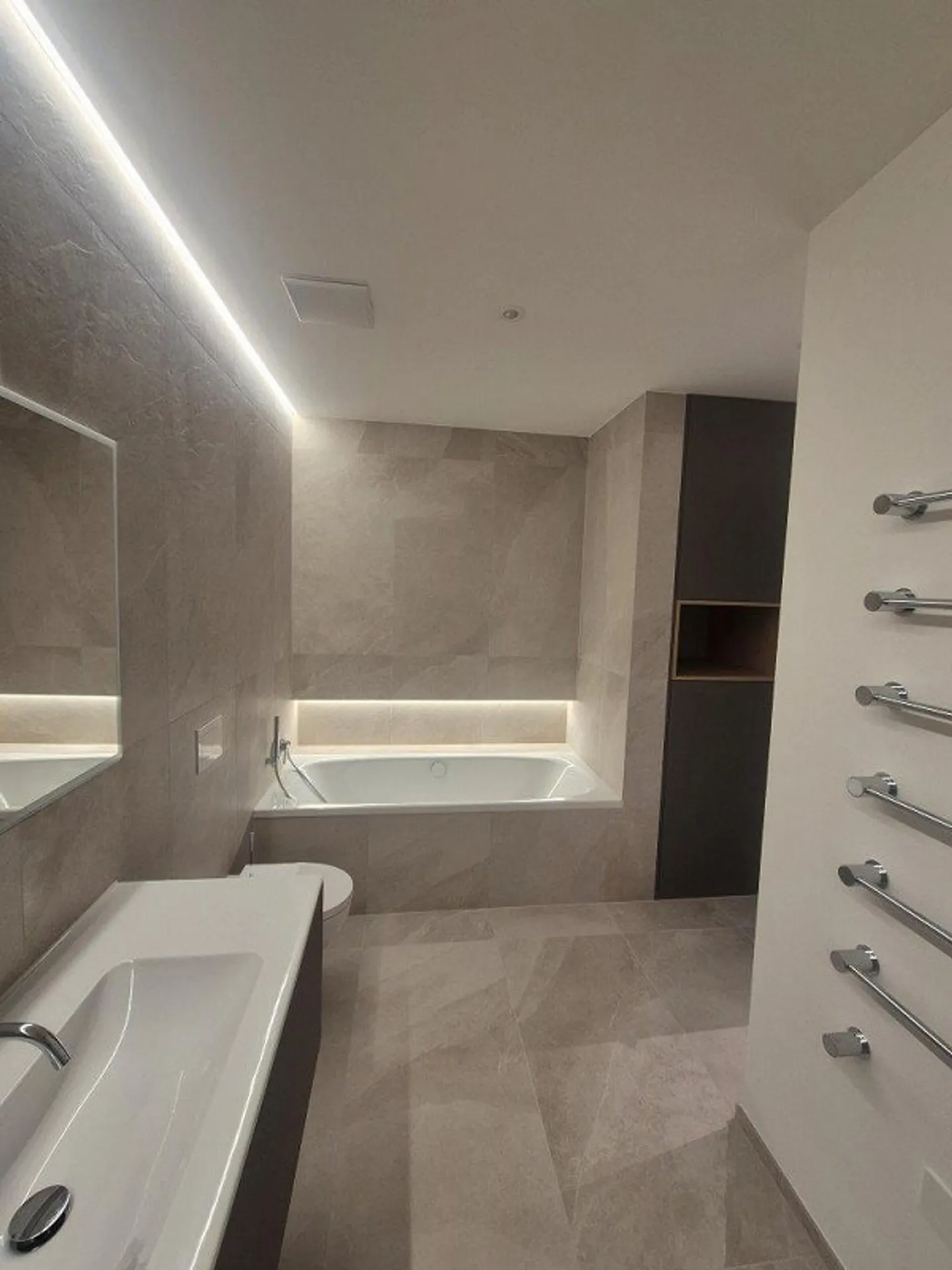 Appartamento di 3,5 stanze al piano terra / Prima occupazione con standard di proprietà - Foto 5 di 13