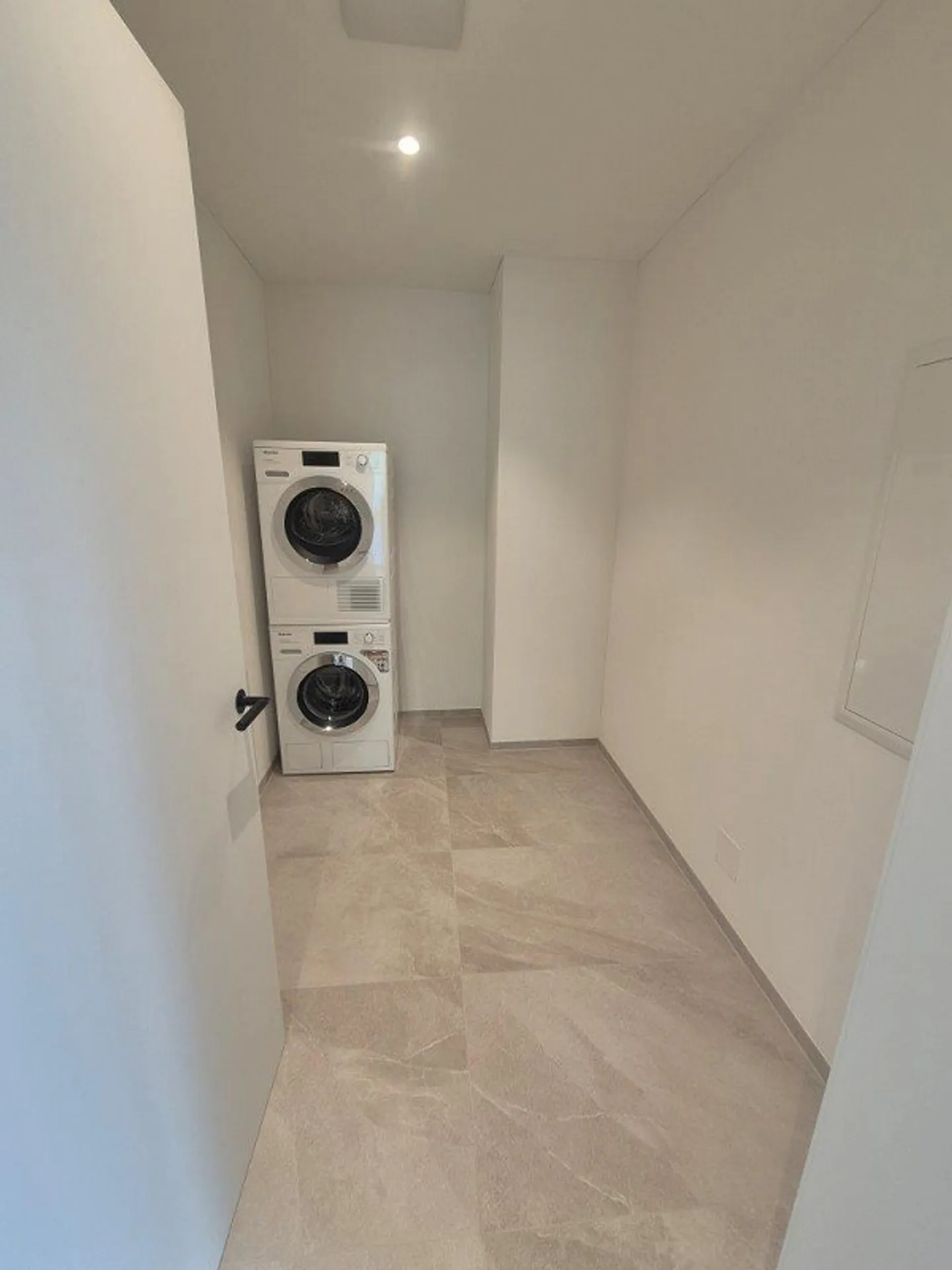 Appartamento di 3,5 stanze al piano terra / Prima occupazione con standard di proprietà - Foto 9 di 13