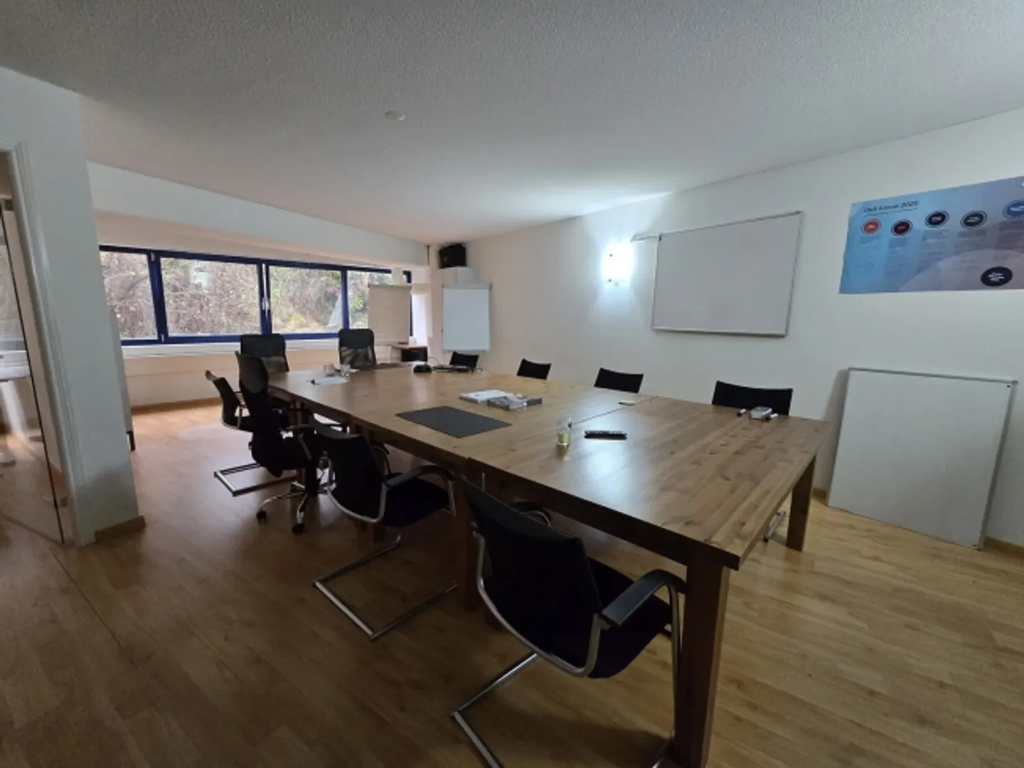 Office space for rent - Photo 2 of 4
