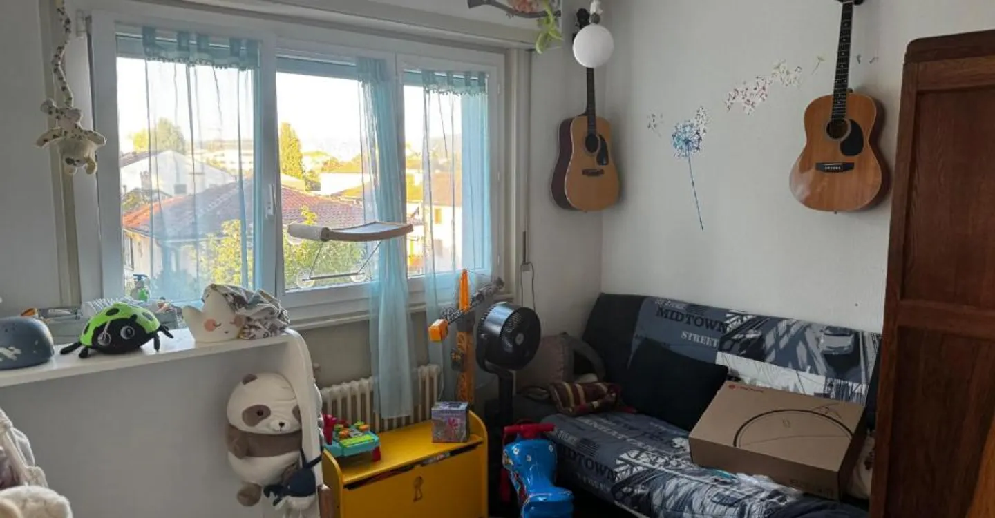 Bright 3-room apartment with balcony on the 2nd floor - Photo 4 of 7