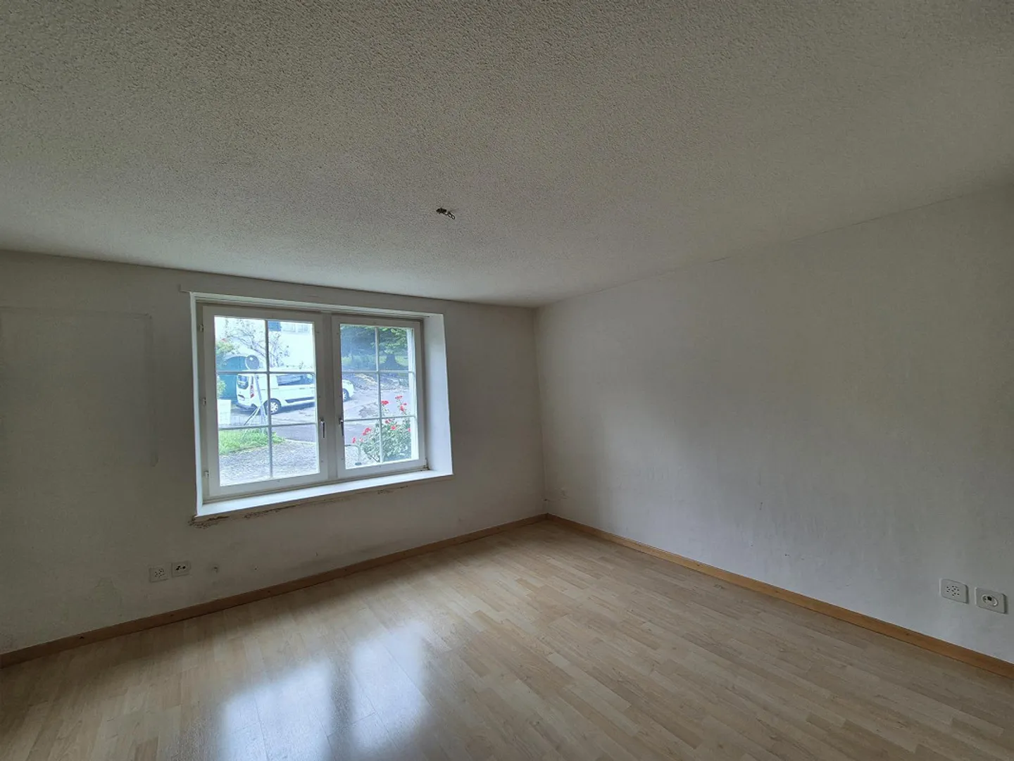 Vivere con carattere – Appartamento di 3,5 stanze in un idillio di fattoria - Foto 4 di 6
