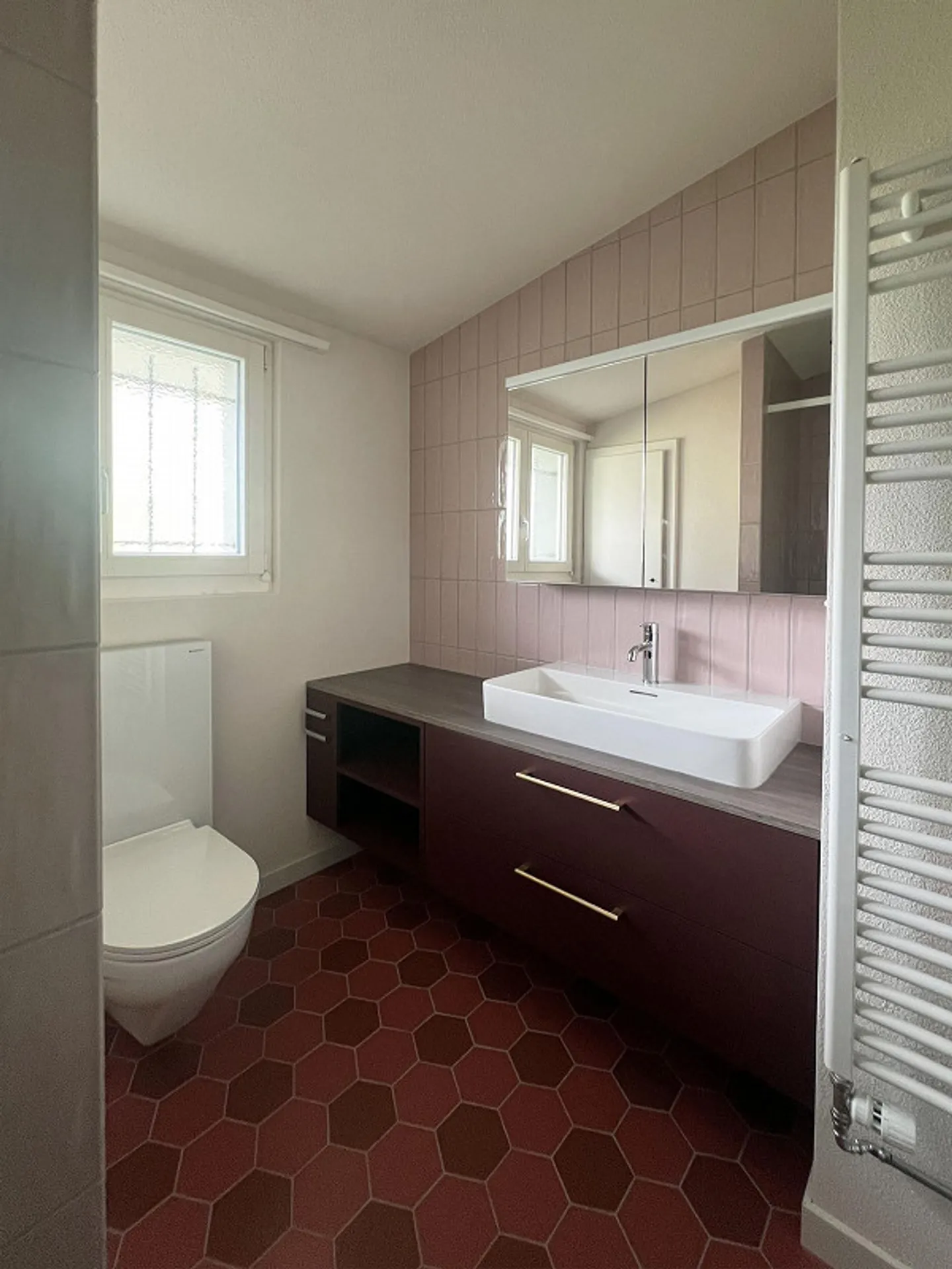 Renovated detached house with large studio room - Photo 3 of 11