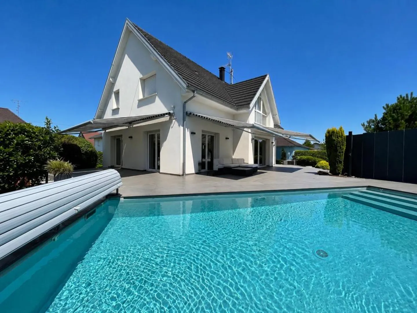 Exceptional villa with pool at the gates of Basel, in France - Photo 1 of 8