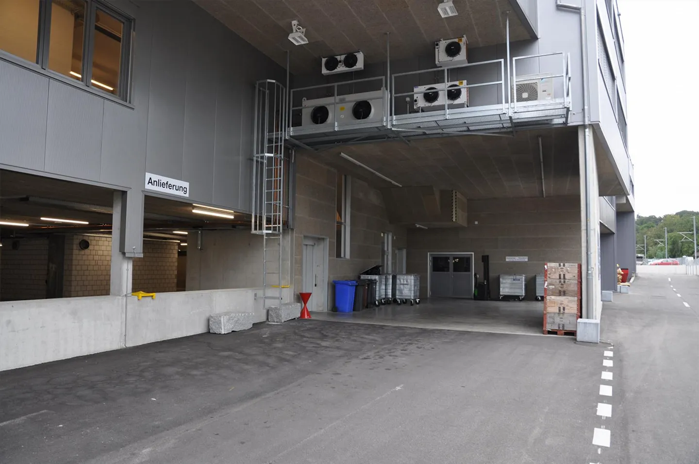 Vielseitige Gewerbefläche - Foto 12 von 13