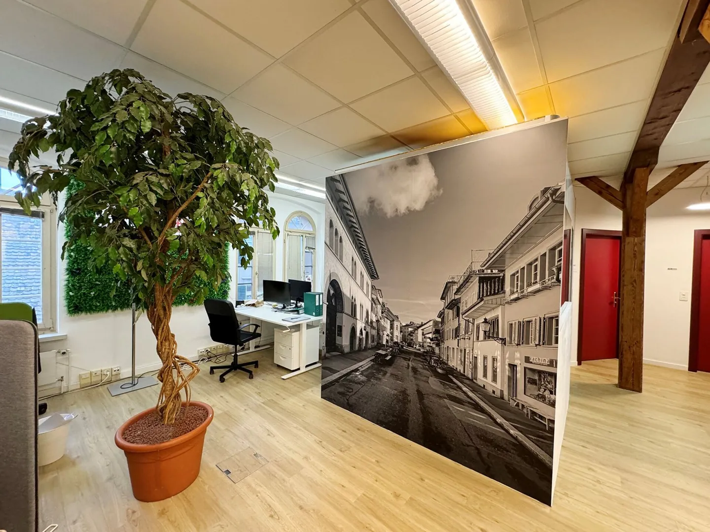Ufficio proprio nel cuore della città vecchia di Winterthur Copia - Foto 7 di 10
