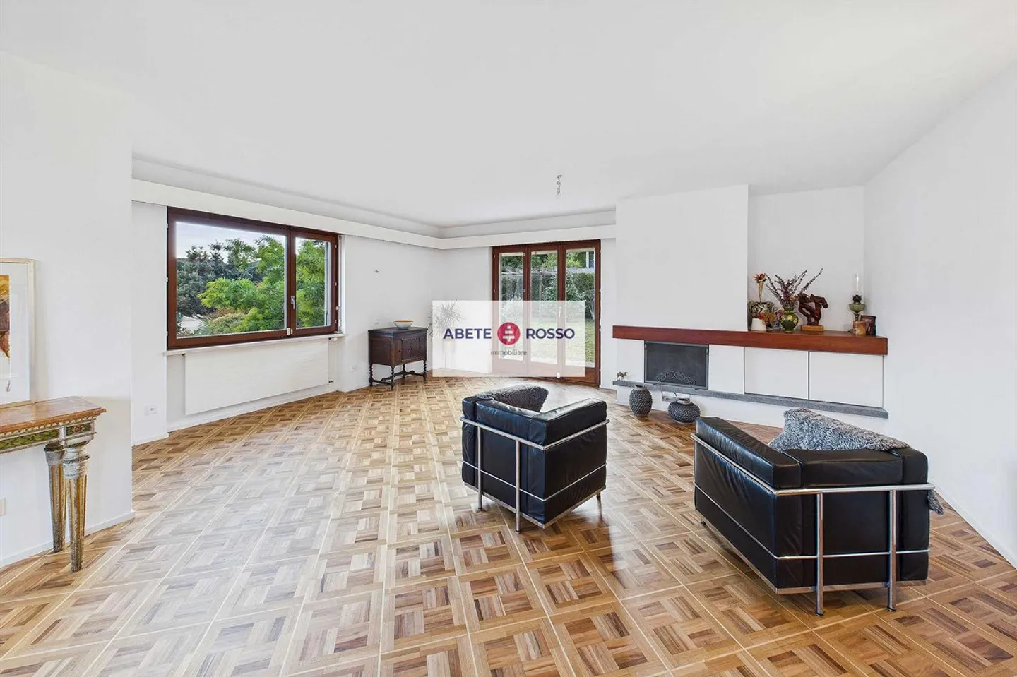 Appartamento con giardino privato in un'area residenziale esclusiva. - Foto 8 di 16