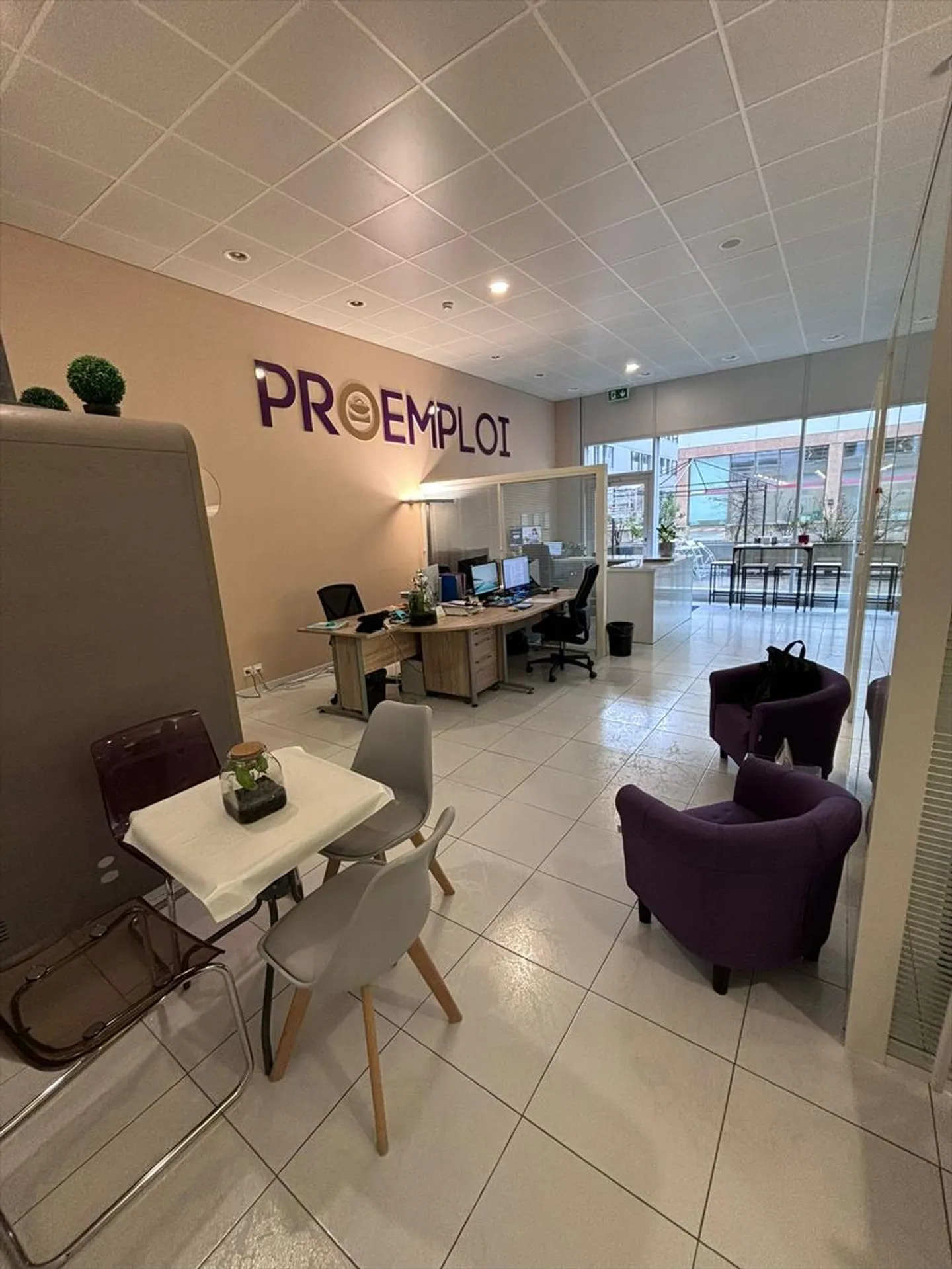 Arcade 1 piece - Photo 1 of 4