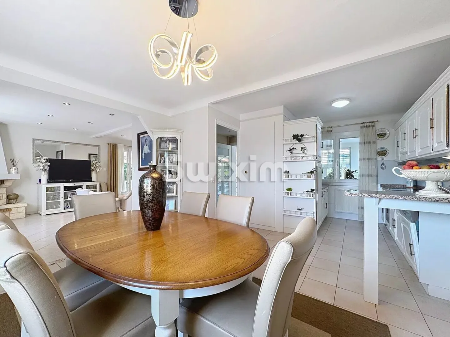 Magnifica villa indipendente di 5 stanze - Foto 3 di 10