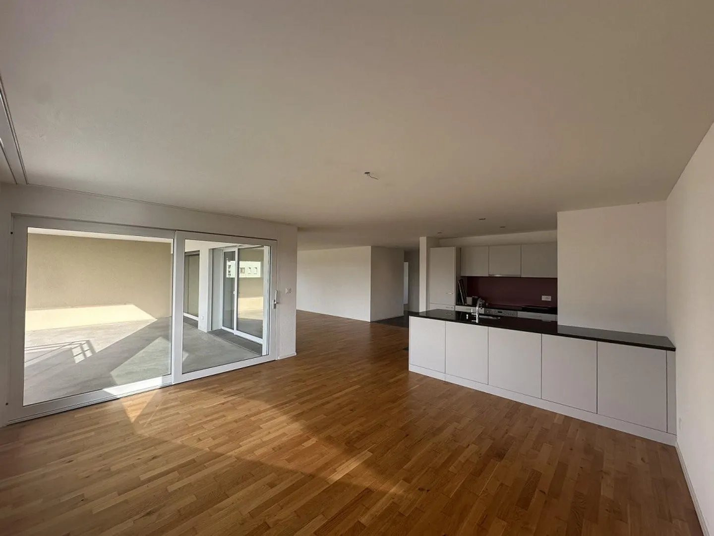 Moderne 4.5 Zimmer Wohnung - Foto 2 von 10