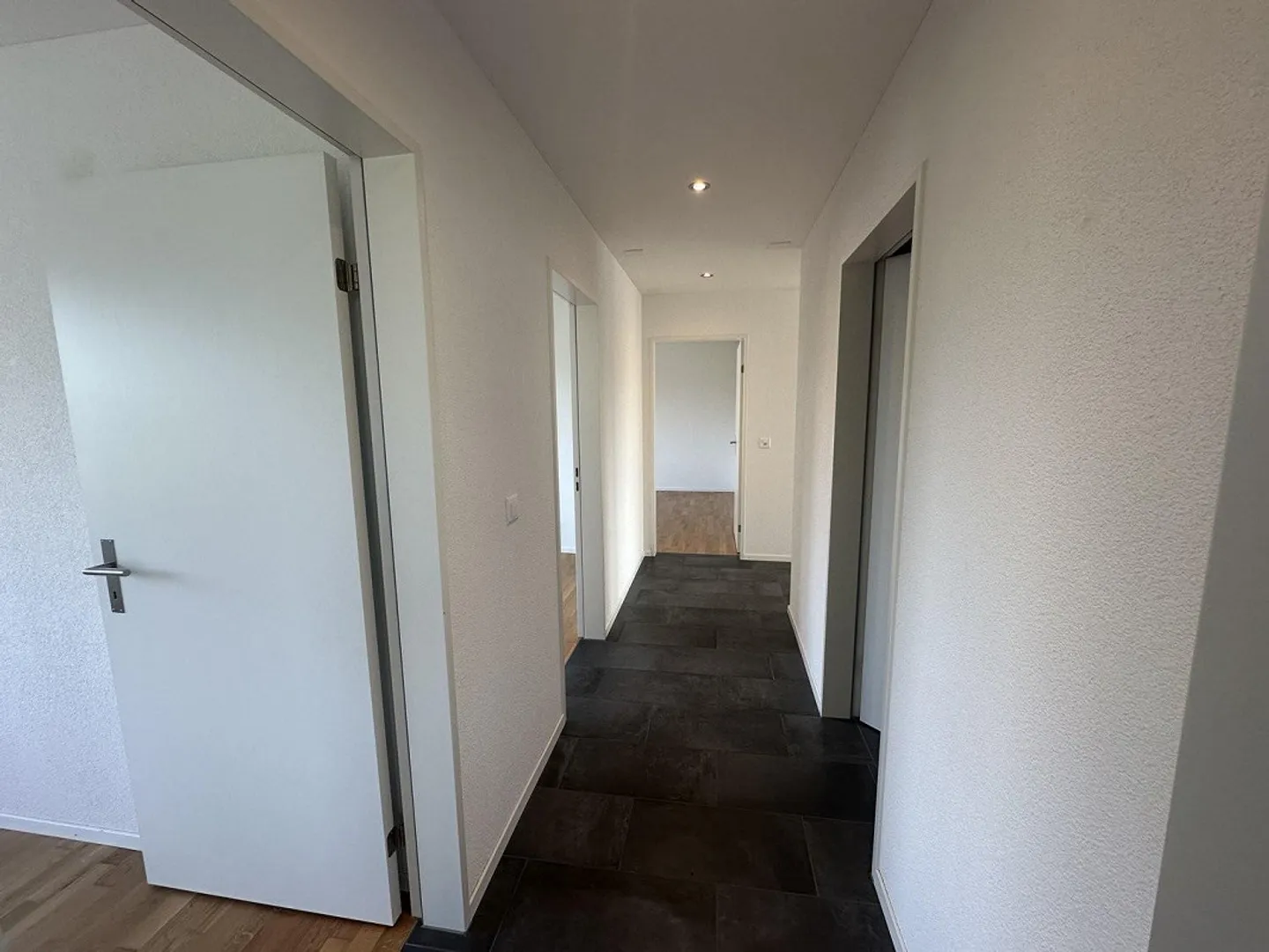 Moderne 4.5 Zimmer Wohnung - Foto 4 von 10