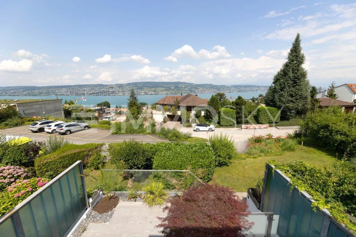 Charmantes Familienhaus mit Seeblick - Foto 1 von 5