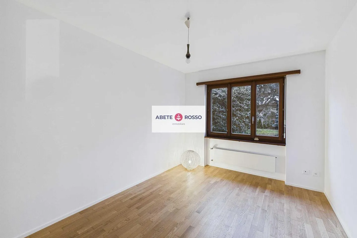 Appartamento con giardino privato in un'area residenziale esclusiva. - Foto 15 di 16