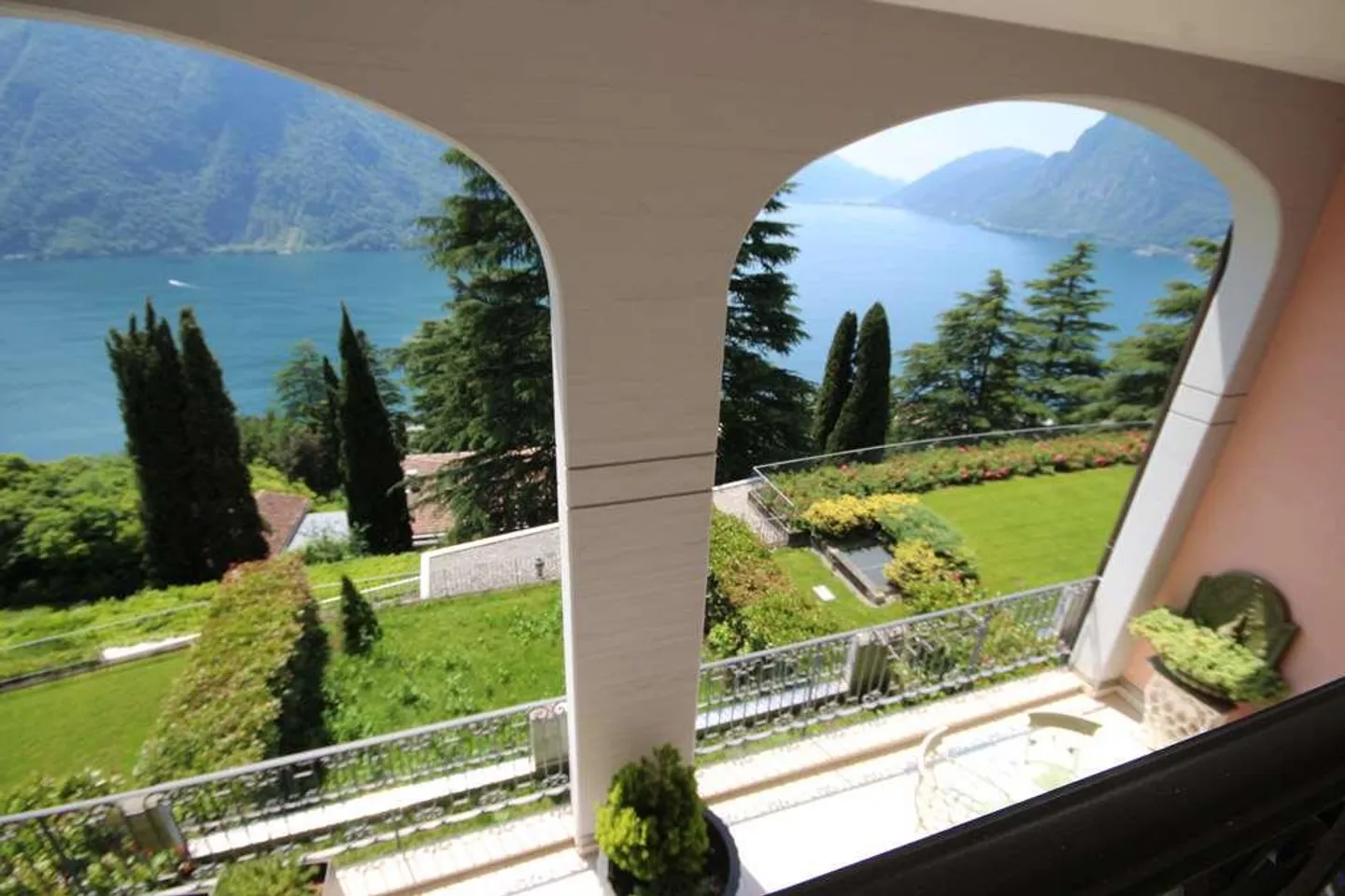Penthouse duplex élégant avec vue sur le lac - Photo 8 sur 12