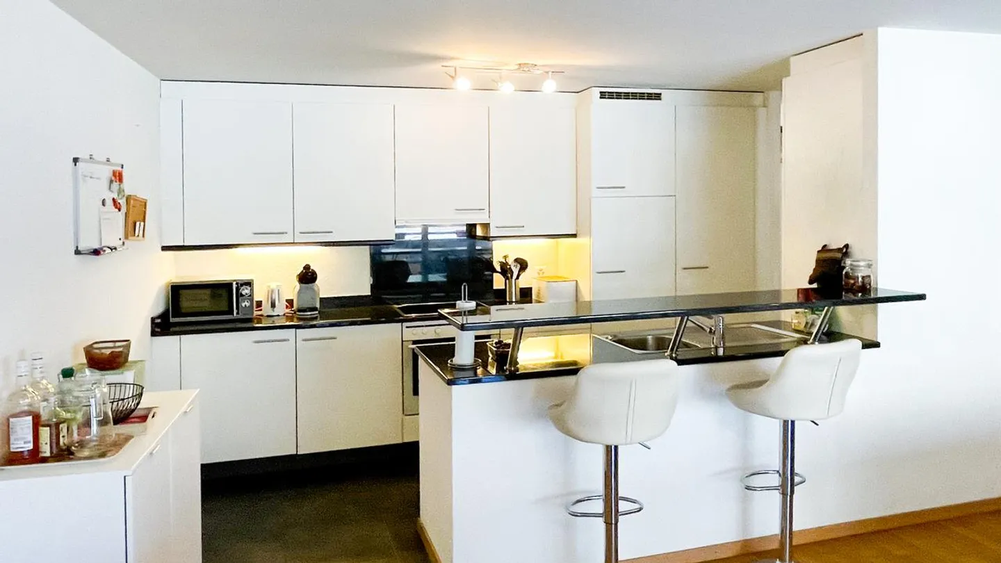FOR SALE SPACIOUS 4.5 ROOM APARTMENT IN SIERRE - Photo 4 of 10