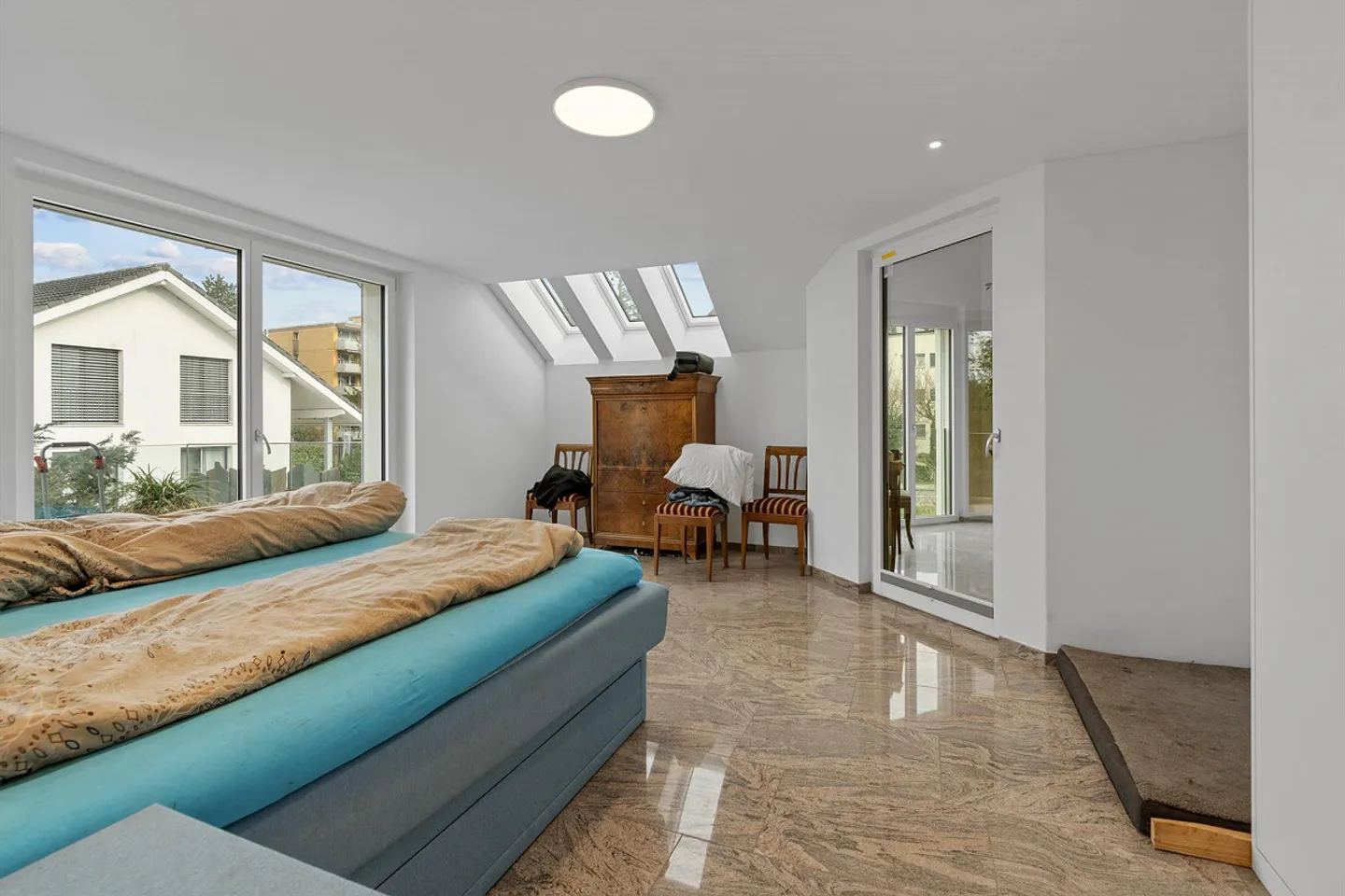 Abitazione/ufficio/studio/casa multigenerazionale con attico duplex di 8,5 vani e appartamento di 3,5 vani con giardino - Foto 6 di 13