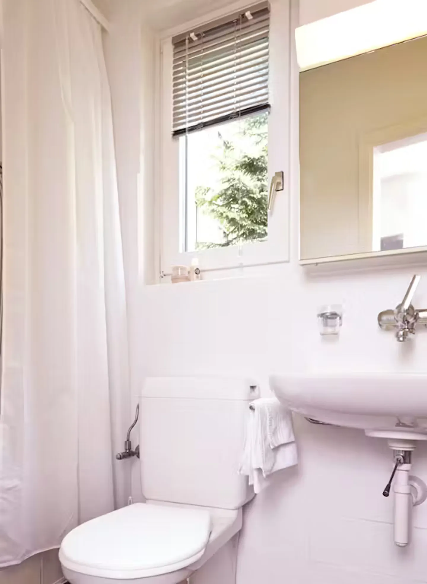 Chic Apartment in Zürich - Photo 7 of 8