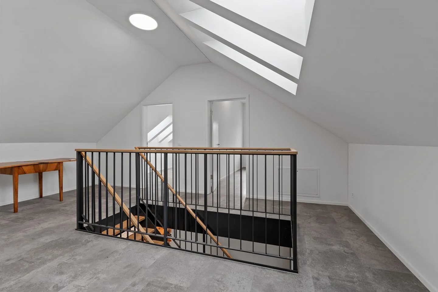 Abitazione/ufficio/studio/casa multigenerazionale con attico duplex di 8,5 vani e appartamento di 3,5 vani con giardino - Foto 10 di 13
