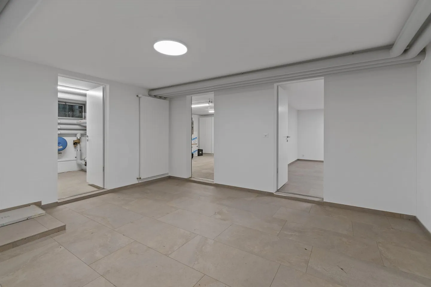 Abitazione/ufficio/studio/casa multigenerazionale con attico duplex di 8,5 vani e appartamento di 3,5 vani con giardino - Foto 12 di 13
