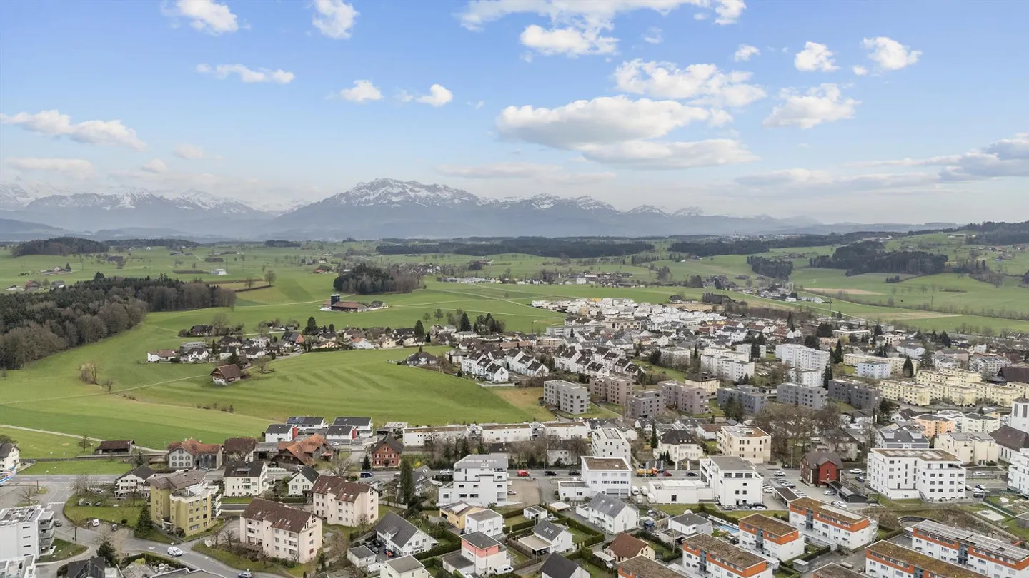 Abitazione/ufficio/studio/casa multigenerazionale con attico duplex di 8,5 vani e appartamento di 3,5 vani con giardino - Foto 13 di 13