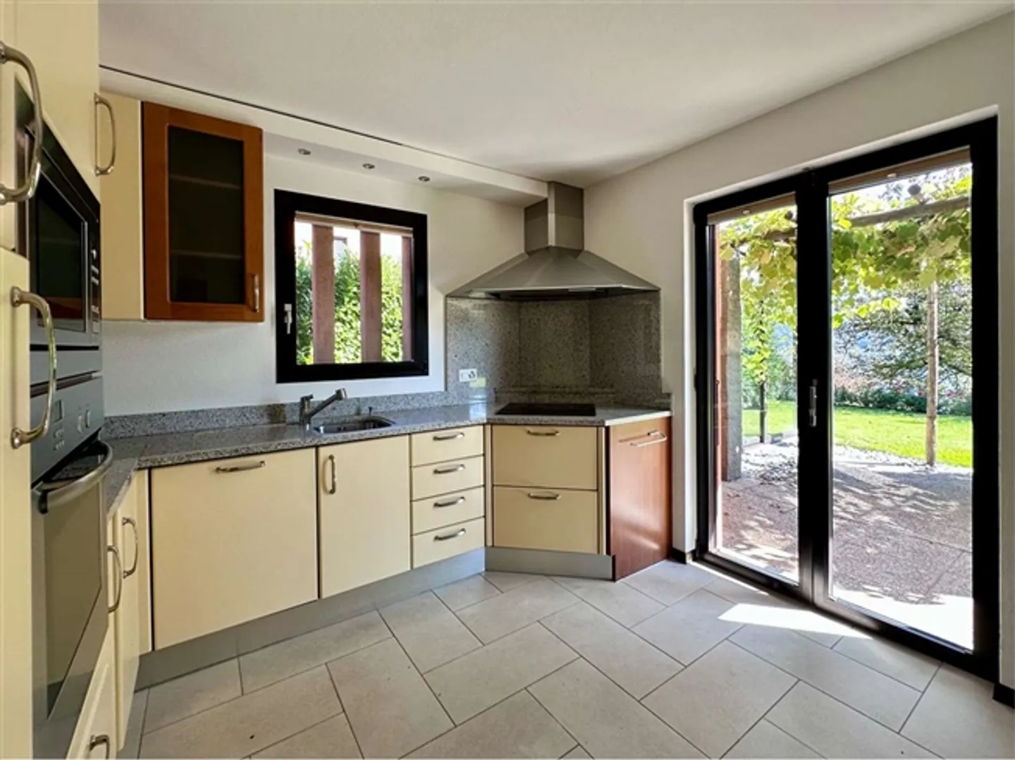 «Charmantes Tessinerhaus mit Weitblick und grossem Garten in Agra (Collina d’Oro)» - Foto 8 von 13