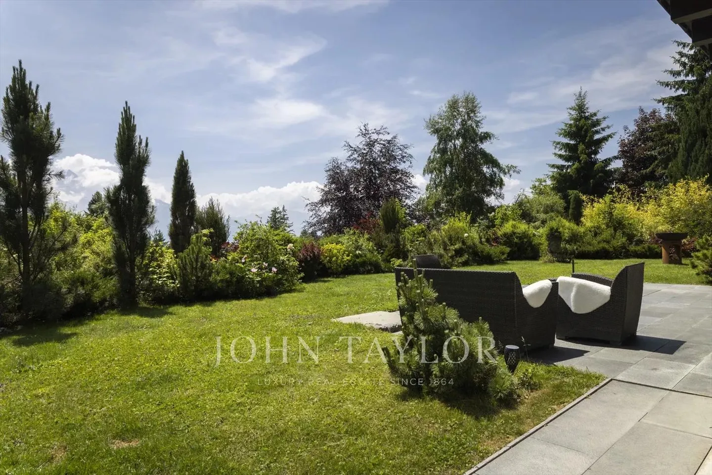 Villa a Gryon: Lusso e Natura per Incontrarsi - Foto 5 di 13