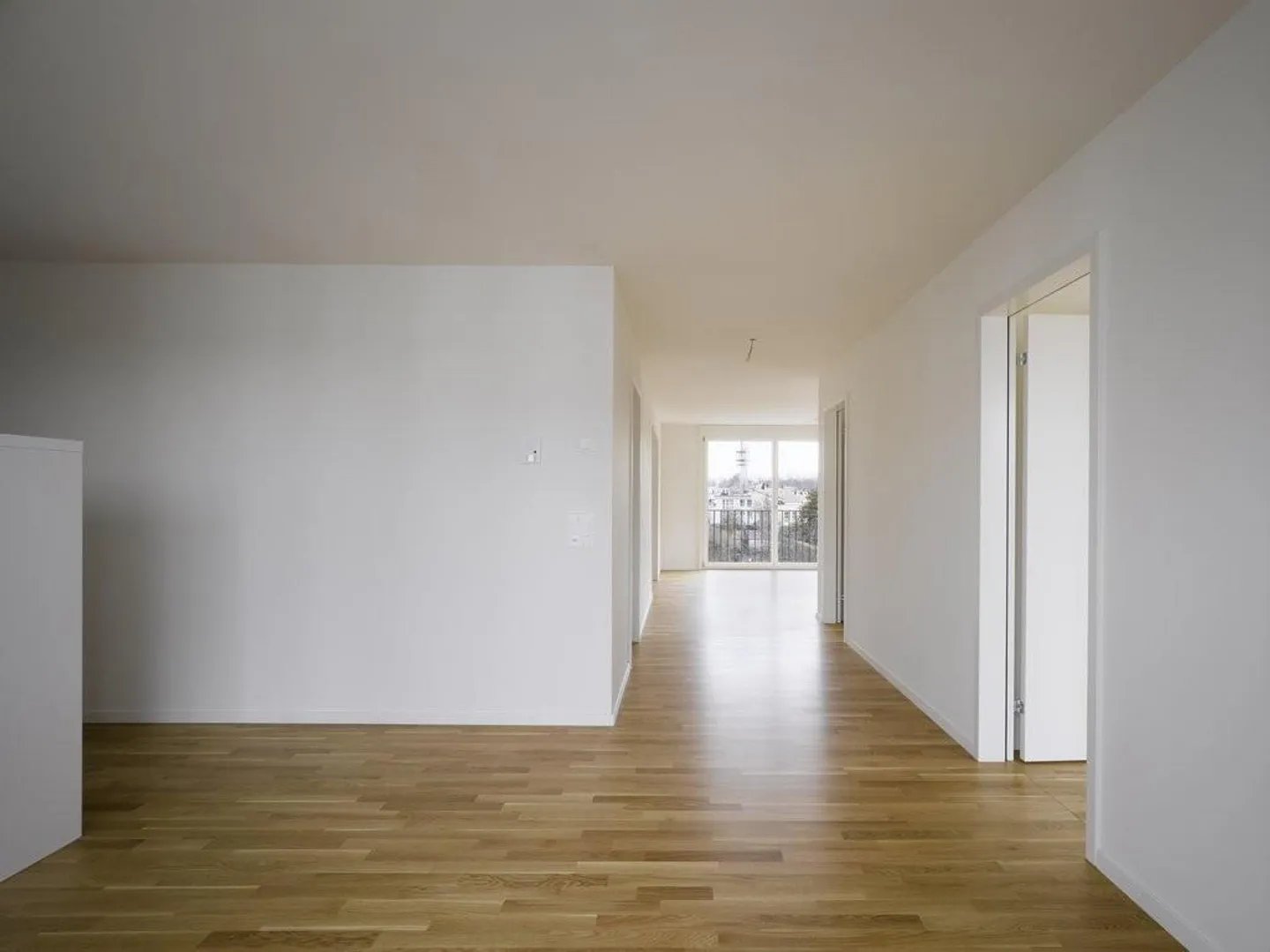 Grosszügige Wohnung mit zwei Loggias - Foto 6 von 9