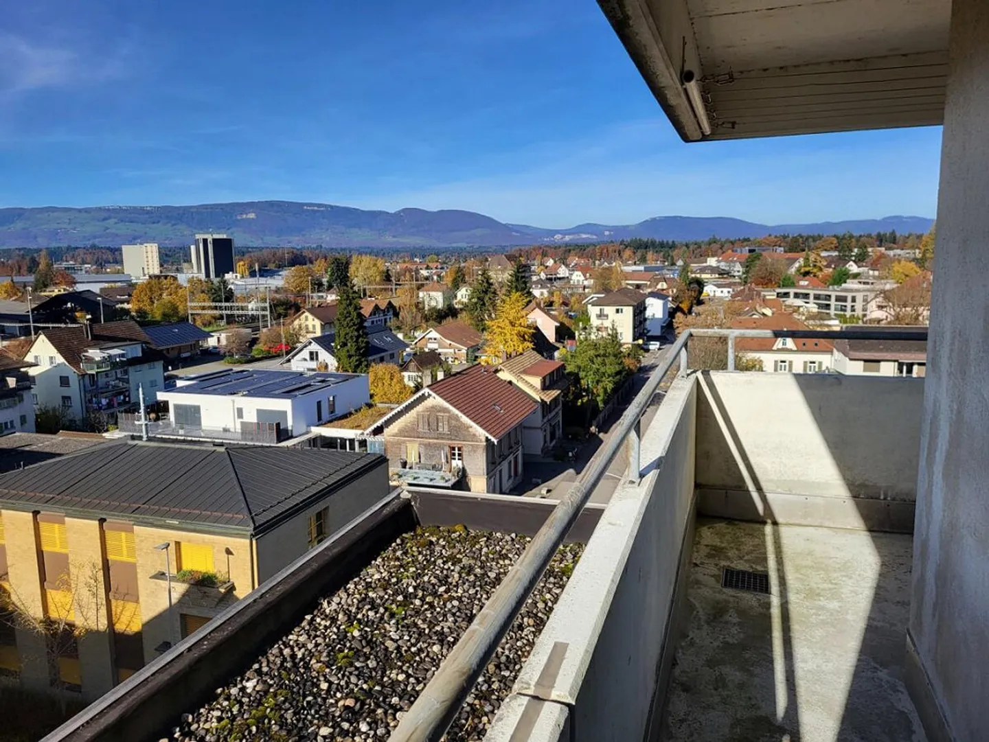 Ampio appartamento attico di 5,5 locali con vista panoramica e privacy - Foto 6 di 14