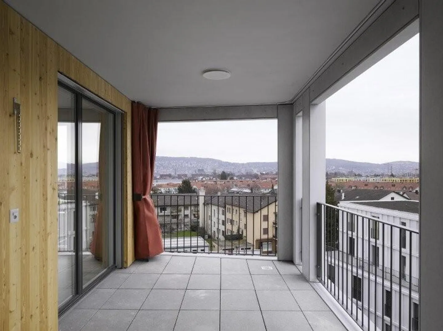Grosszügige Wohnung mit zwei Loggias - Foto 7 von 9