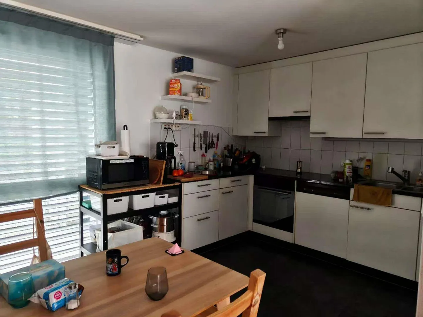 Madame - Photo 1 sur 2