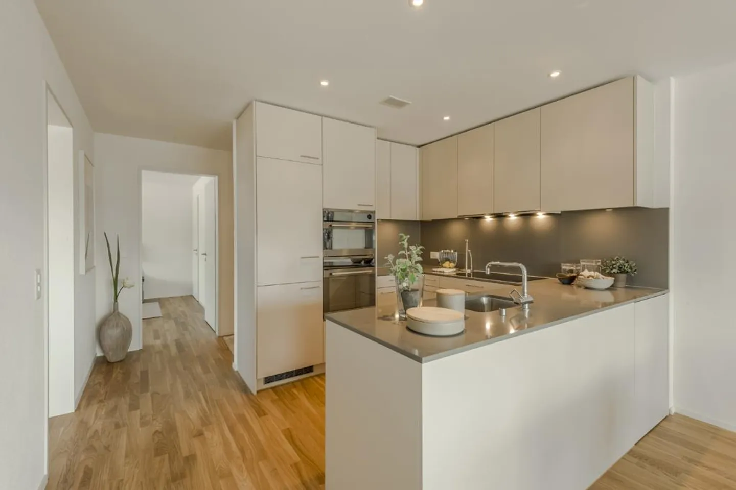 Affitto di un esclusivo appartamento di 4 ½ stanze con standard di proprietà - Foto 5 di 10