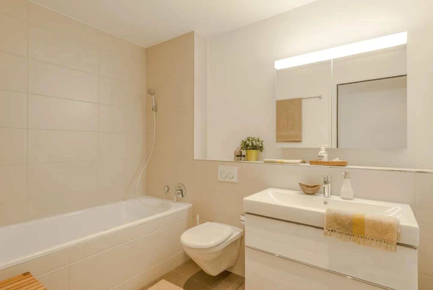 Affitto di un esclusivo appartamento di 4 ½ stanze con standard di proprietà - Foto 8 di 10