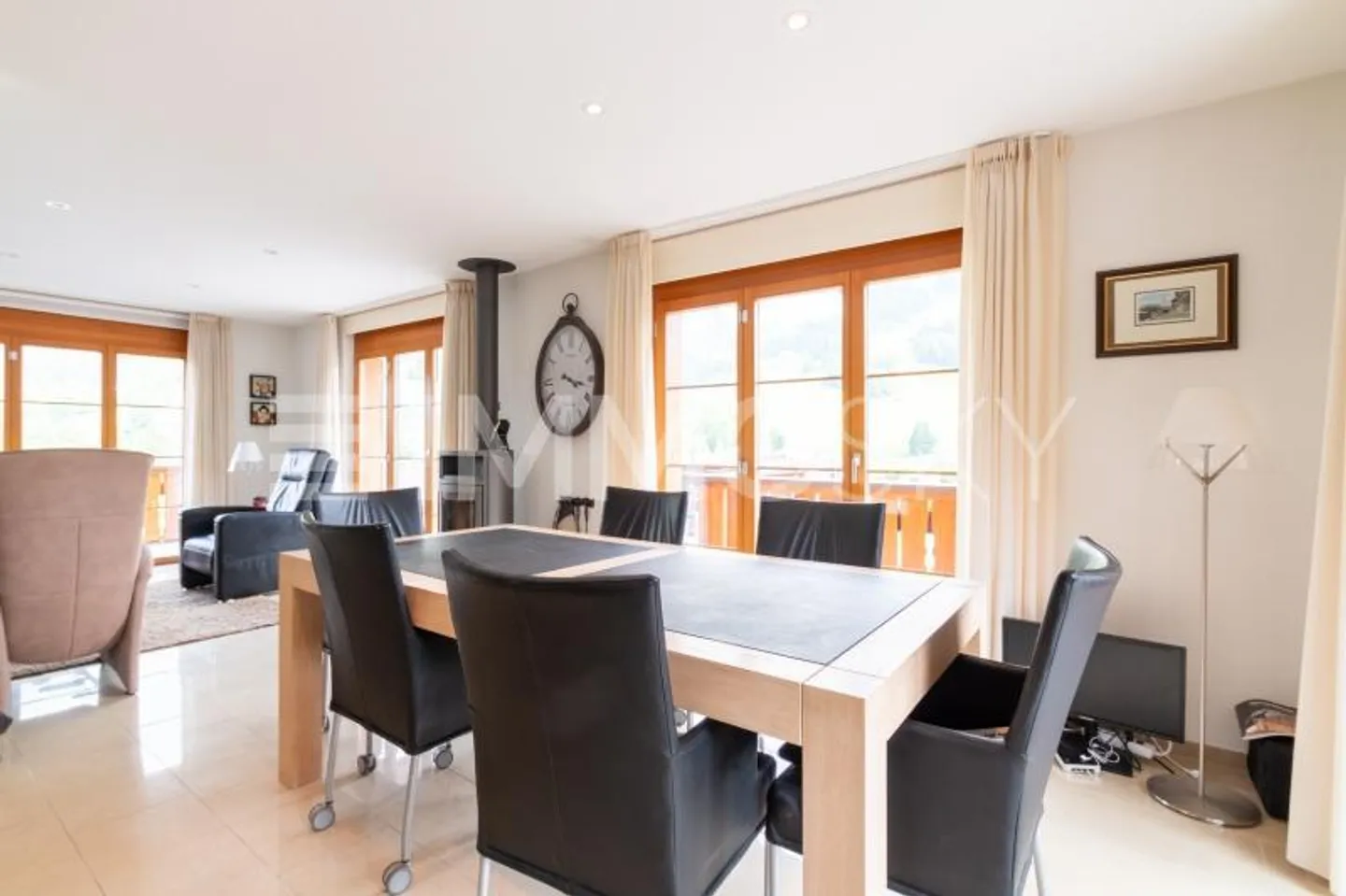 Résidence exclusive au bord du lac – Première ou deuxième maison avec charme - Photo 1 sur 5