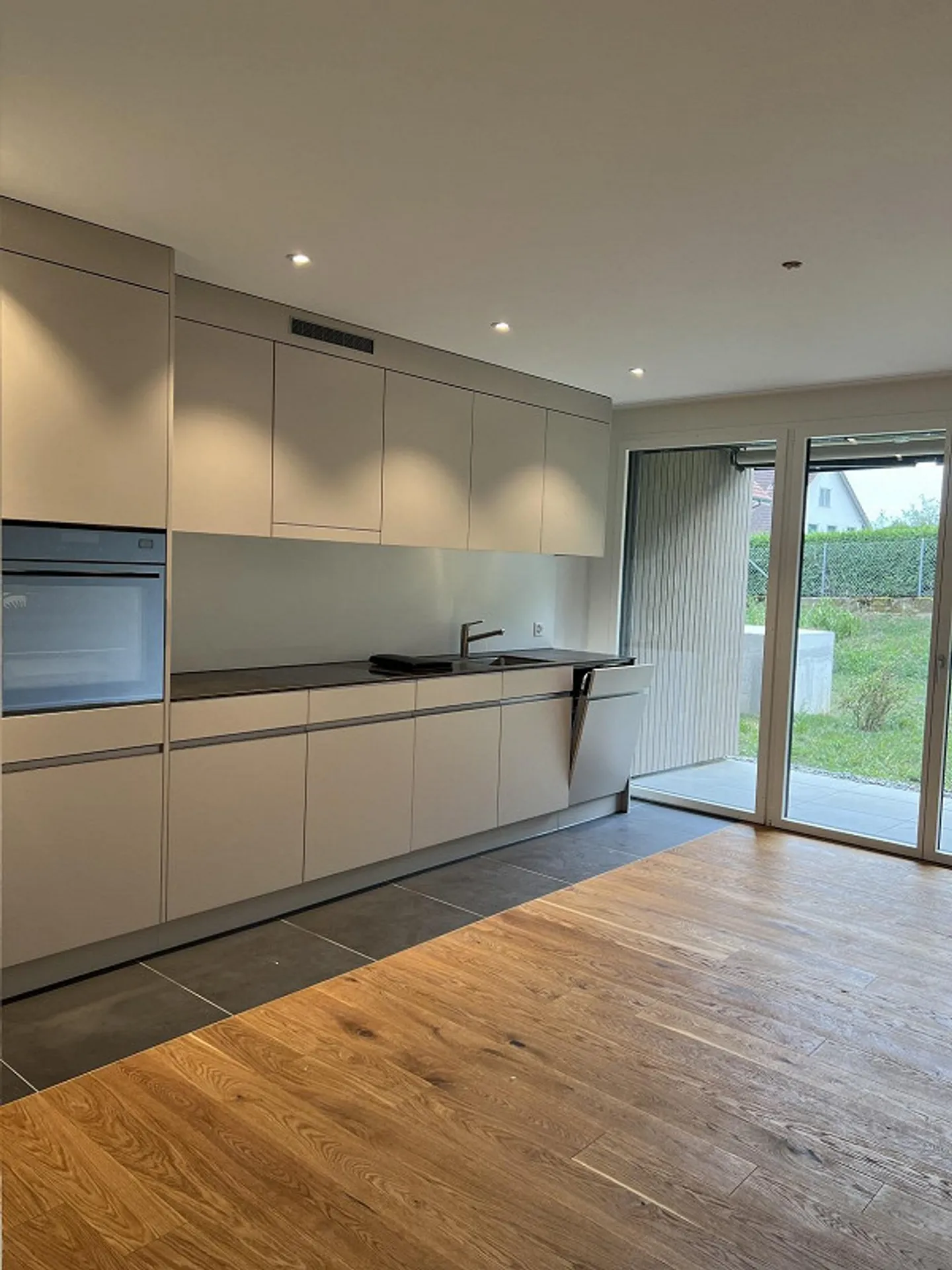 Appartamento moderno di 3,5 locali in una posizione rurale - Foto 2 di 8